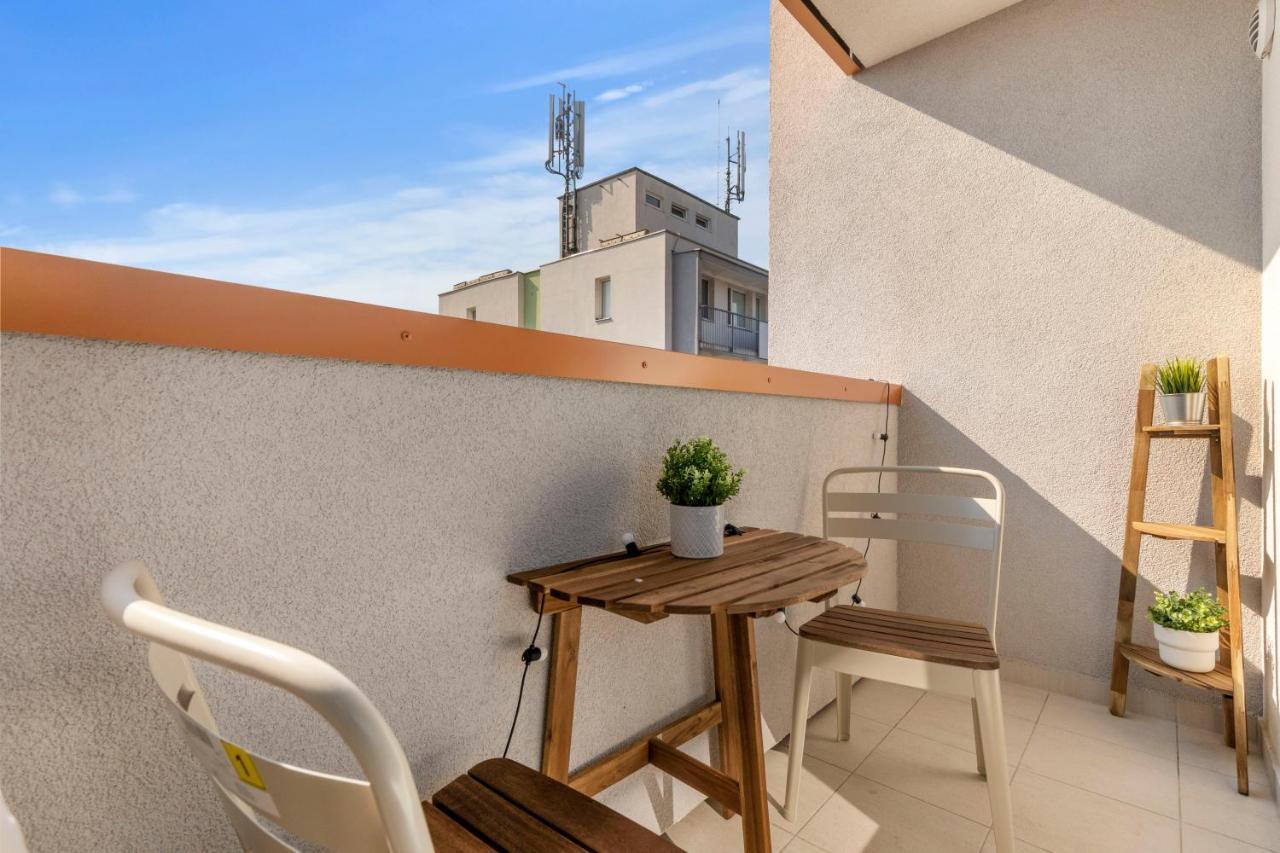 Lam Rose - Ac - Terrace Apartamento Bratislava Exterior foto