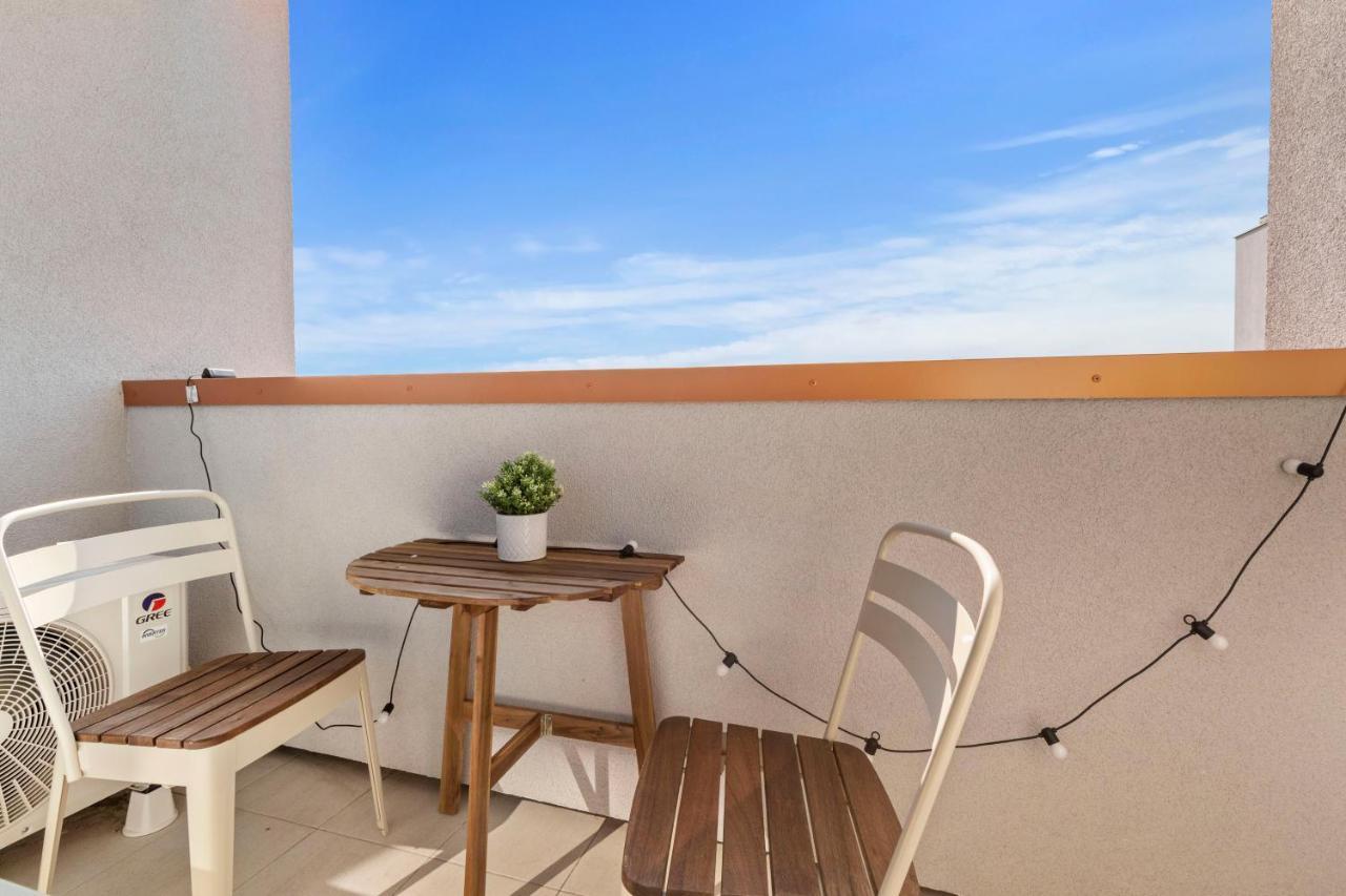 Lam Rose - Ac - Terrace Apartamento Bratislava Exterior foto