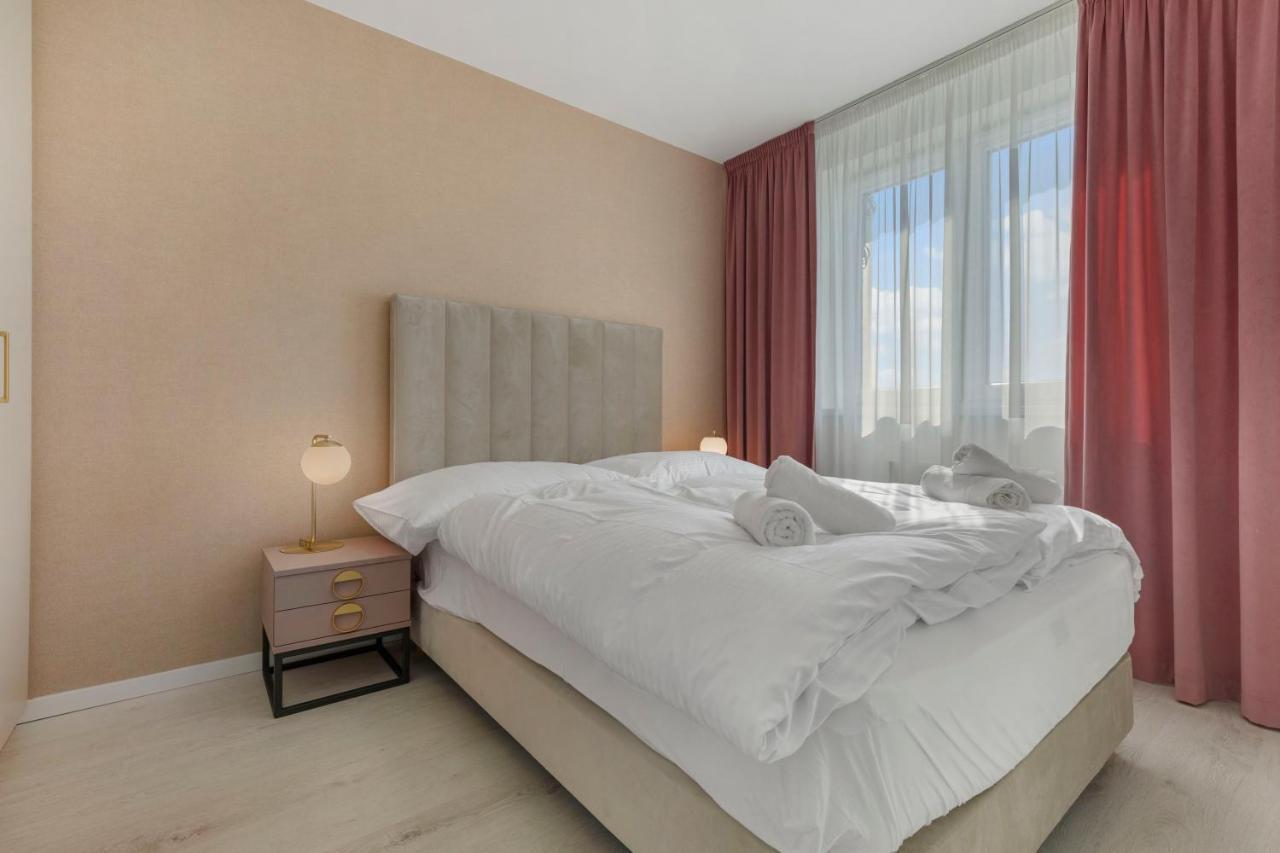 Lam Rose - Ac - Terrace Apartamento Bratislava Exterior foto