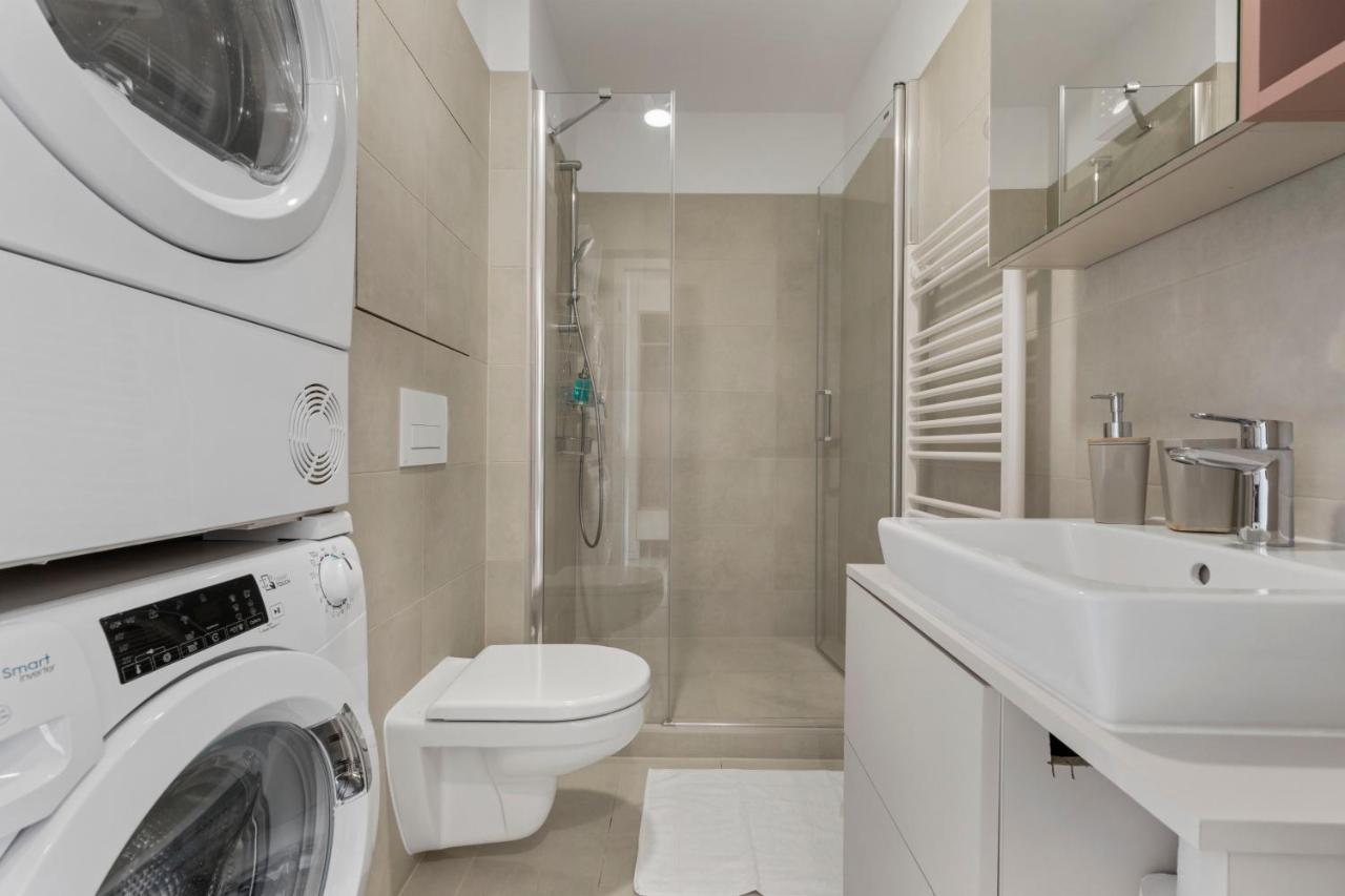 Lam Rose - Ac - Terrace Apartamento Bratislava Exterior foto